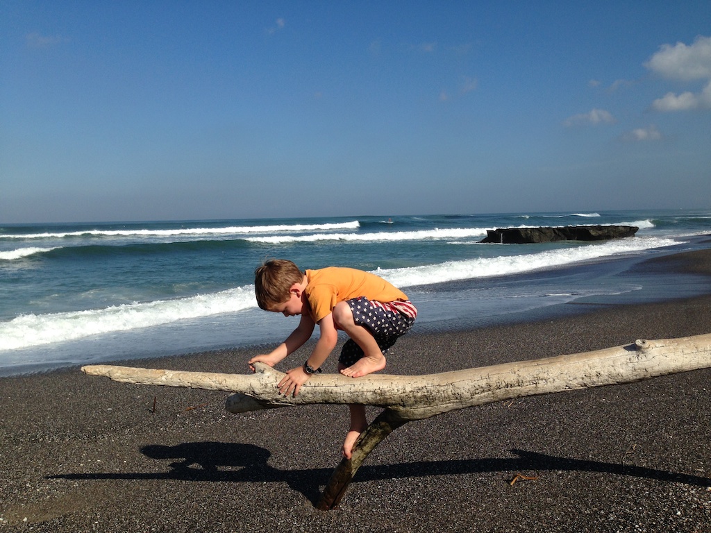 Oskar på Batu Bolong Beach